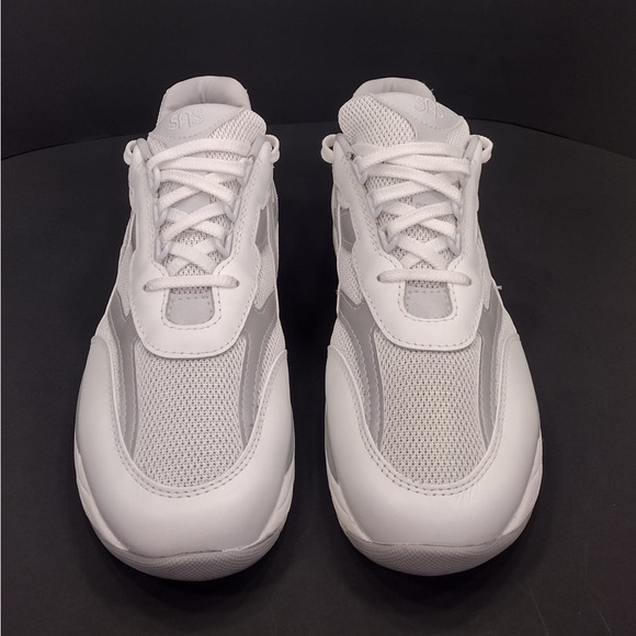 SAS White and Gray Sneakers size 11 N pre owned Exellent condition - Picture 1 of 8